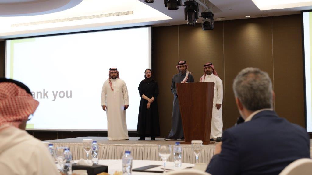 جانب من توقيع اتفاقية بين البنك السعودي للاستثمار و شركة يوداسيتي