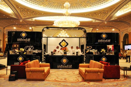 معرض المقتنيات العالمية الفاخرة