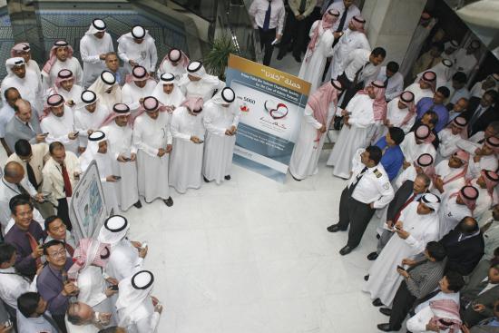  السيد سامر الريان يسلم مبلغ التبرع عن حملة رمضان الخيرية في صفحة الفيس بوك للسيد طارق العشيوي 