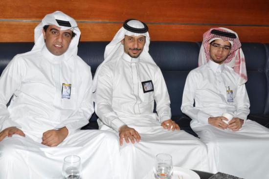  السيد سامر الريان يسلم مبلغ التبرع عن حملة رمضان الخيرية في صفحة الفيس بوك للسيد طارق العشيوي 