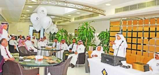  السيد سامر الريان يسلم مبلغ التبرع عن حملة رمضان الخيرية في صفحة الفيس بوك للسيد طارق العشيوي 