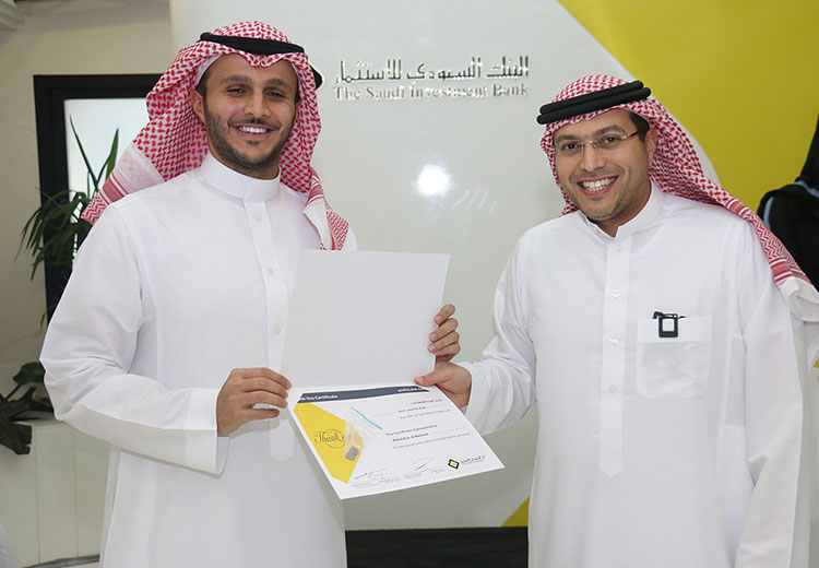 تكريم موظفي البنك المتميزين عبر برنامج 